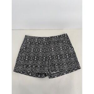 New York & Company 7th Avenue Suiting Black White Medallion Shorts Womens 6